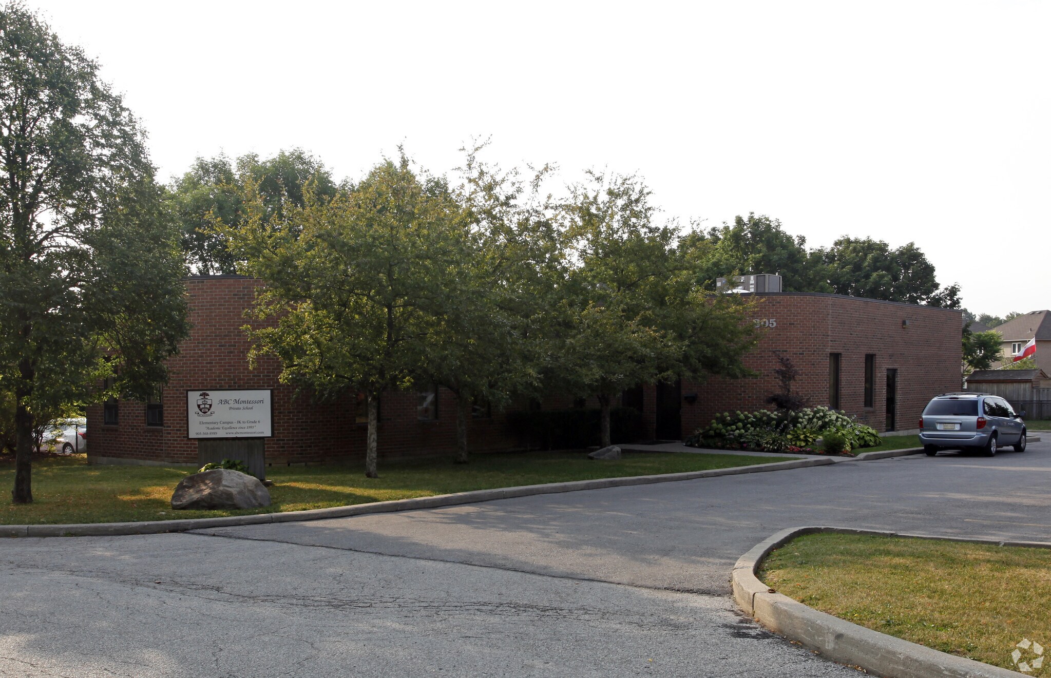 305 Matheson Blvd E, Mississauga, ON à vendre Photo principale– Image 1 sur 3