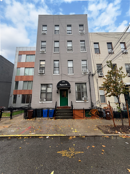 151 Dupont St, Brooklyn, NY à vendre - Photo de l’immeuble – Image 1 sur 5