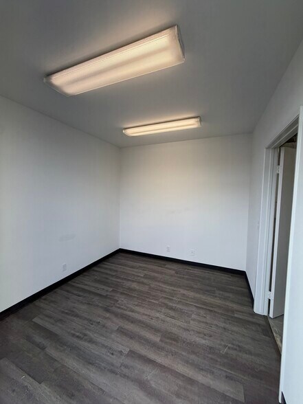 2244 S Santa Fe Ave, Vista, CA à louer - Photo de l’immeuble – Image 2 sur 6