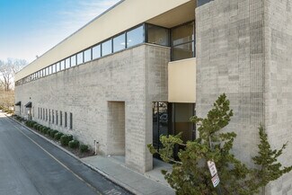 Plus de détails pour 40 Eisenhower Dr, Paramus, NJ - Bureau à louer