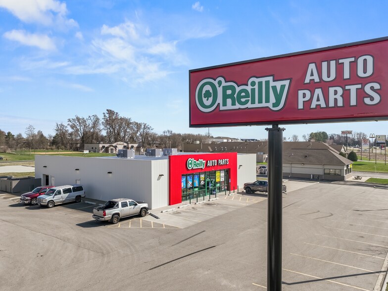 819 Frontage Rd, Byron, MN à vendre - Photo de l’immeuble – Image 3 sur 7