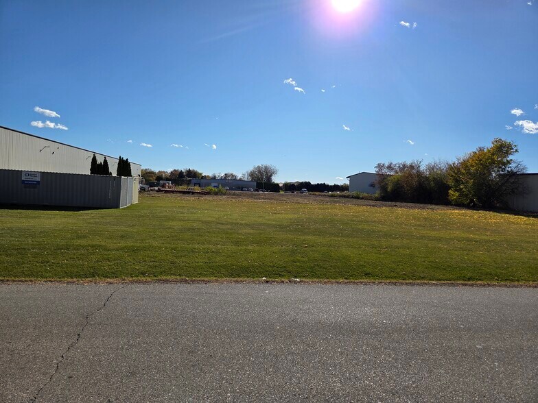 Industrial Investment Portfolio portefeuille de 3 biens à vendre sur LoopNet.fr - Photo de l’immeuble – Image 2 sur 13