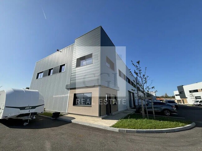 Plus de détails pour 84 Avenue De La Poterie, La Tour-de-Salvagny - Bureau, Local d'activités à louer
