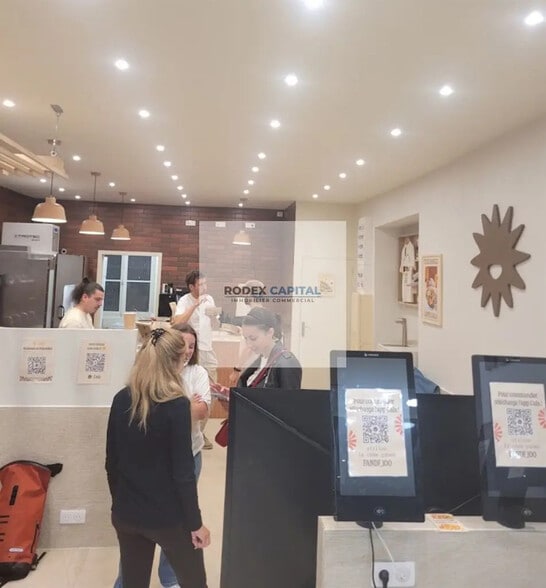 Local commercial dans Paris à louer - Photo de l’immeuble – Image 3 sur 5