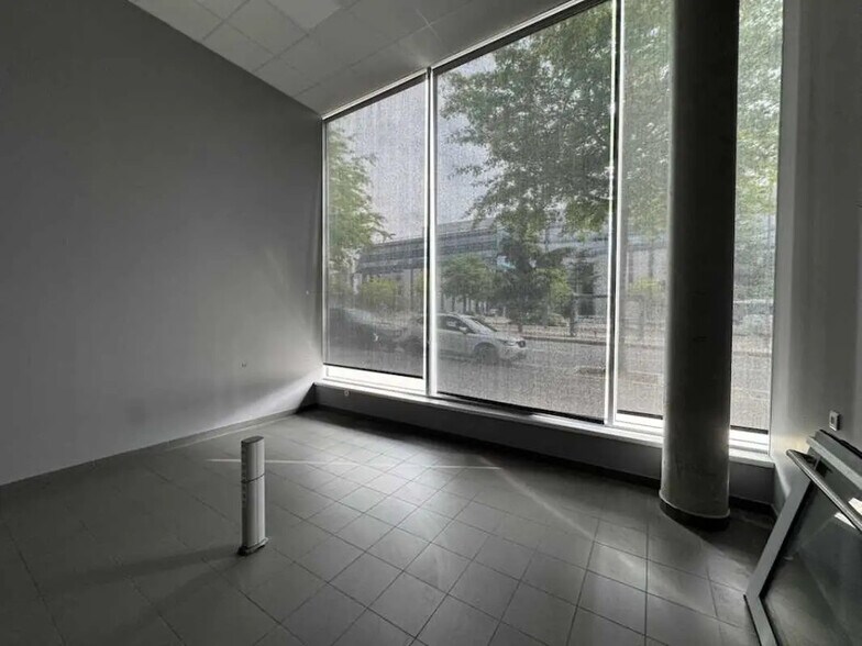 Local commercial dans Saint-Étienne à vendre - Photo de l’immeuble – Image 2 sur 4