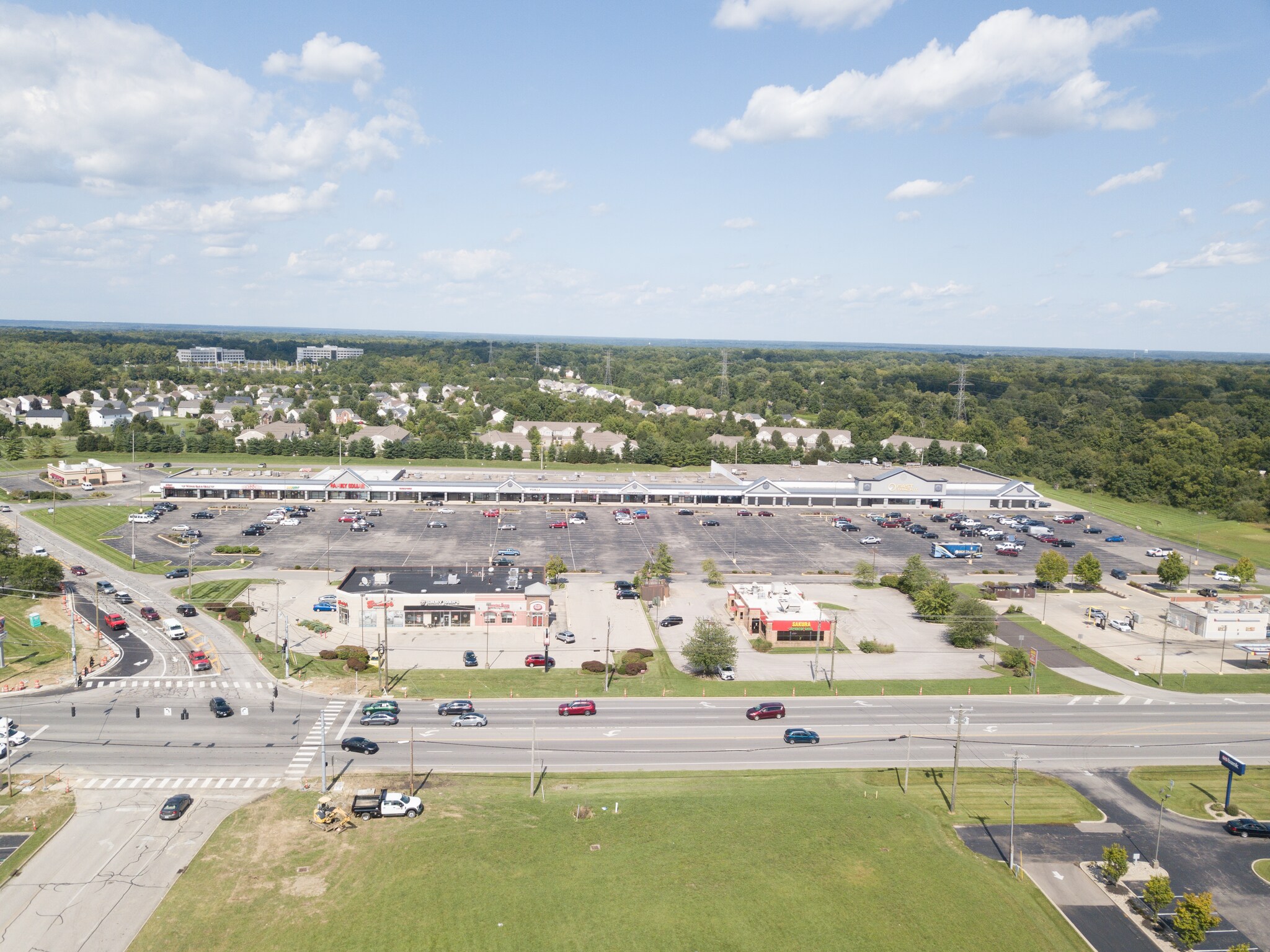 1200-1260 Ohio Pike, Amelia, OH à louer Photo de l’immeuble– Image 1 sur 8