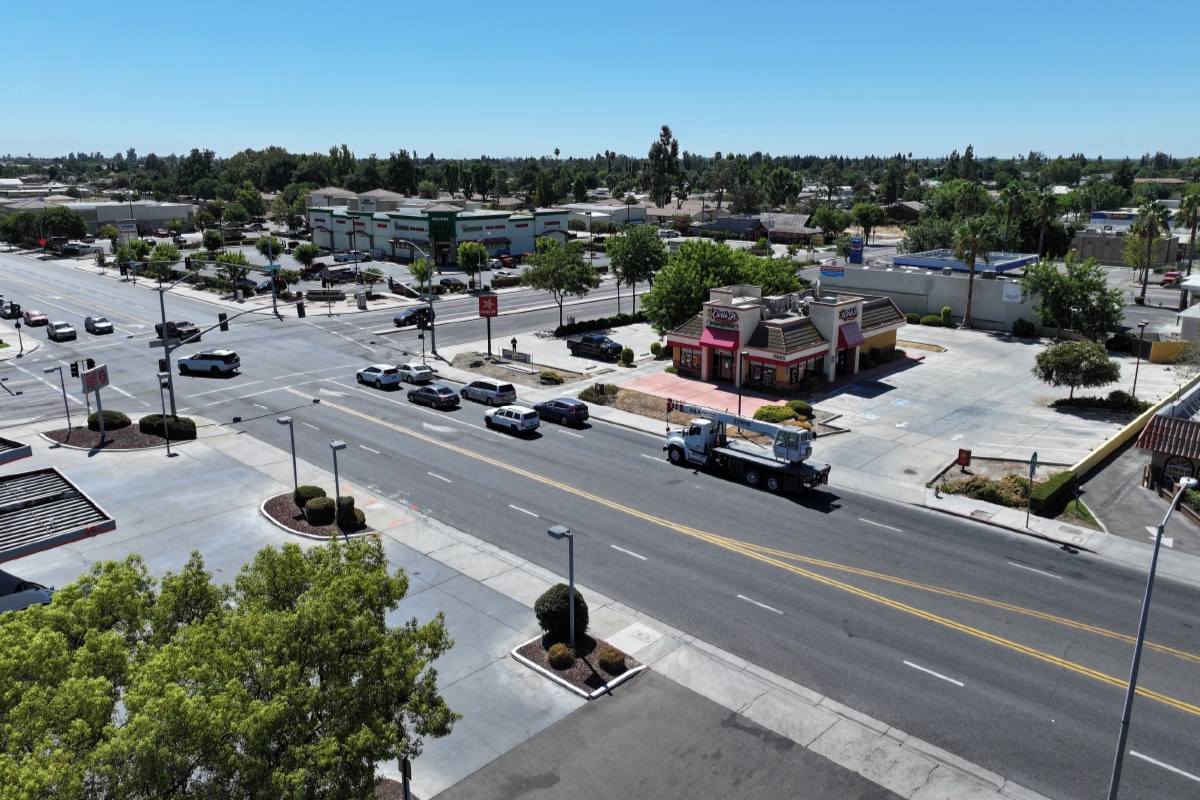 15005 W Whitesbridge Ave, Kerman, CA à louer Photo principale– Image 1 sur 6