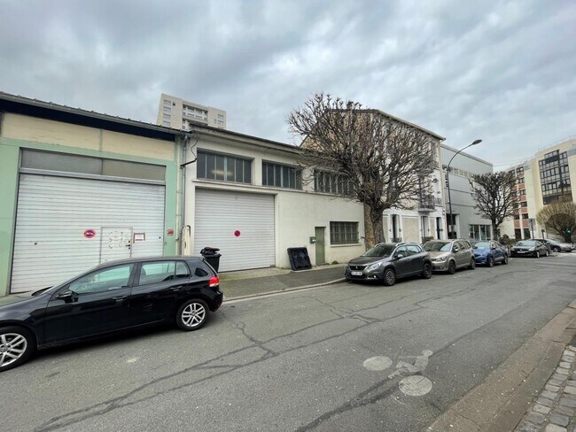 Plus de détails pour Local d’activités à vendre