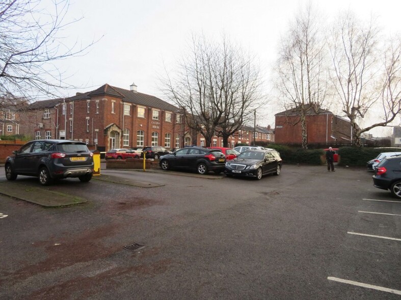2 Mayors Rd, Altrincham à louer - Photo de l’immeuble – Image 2 sur 2