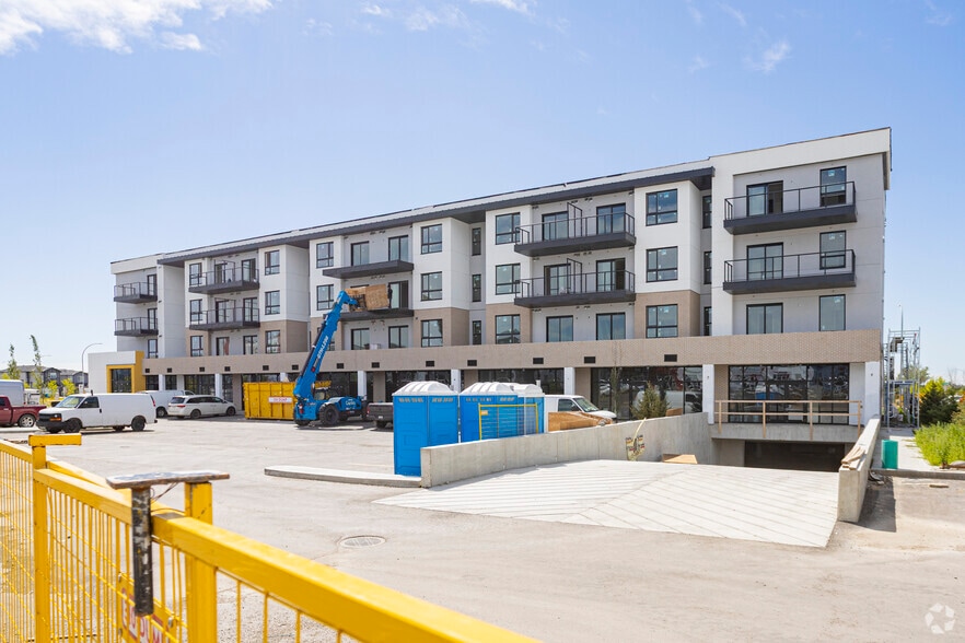 70 Saddlepeace Rd NE, Calgary, AB à louer - Photo principale – Image 1 sur 10