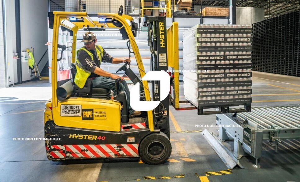 Local d'activités dans Noisy-le-Grand à vendre - Photo de l’immeuble – Image 3 sur 8