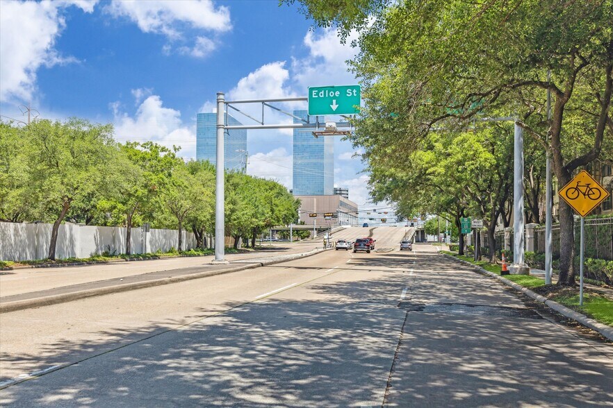 5135 Edloe St, Houston, TX à vendre - Photo de l’immeuble – Image 2 sur 27