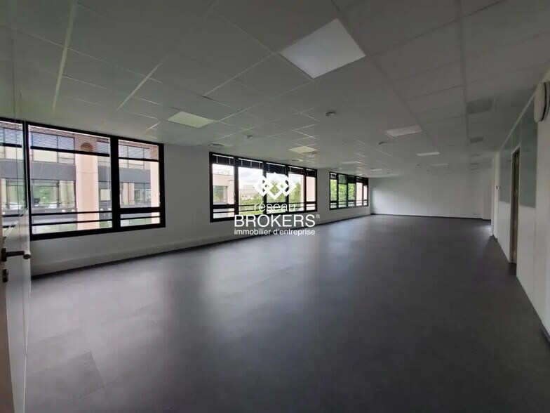 Bureau dans Epagny Metz-Tessy à louer - Photo de l’immeuble – Image 2 sur 7