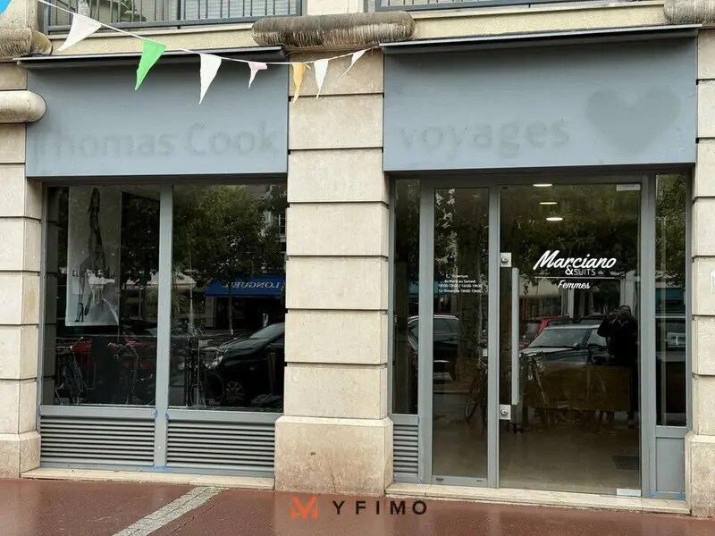 Local commercial dans Maisons-Laffitte à louer Photo de l’immeuble– Image 1 sur 9
