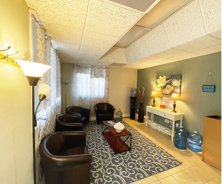 2200 Opitz Blvd, Woodbridge, VA à louer - Photo de l’immeuble – Image 3 sur 10