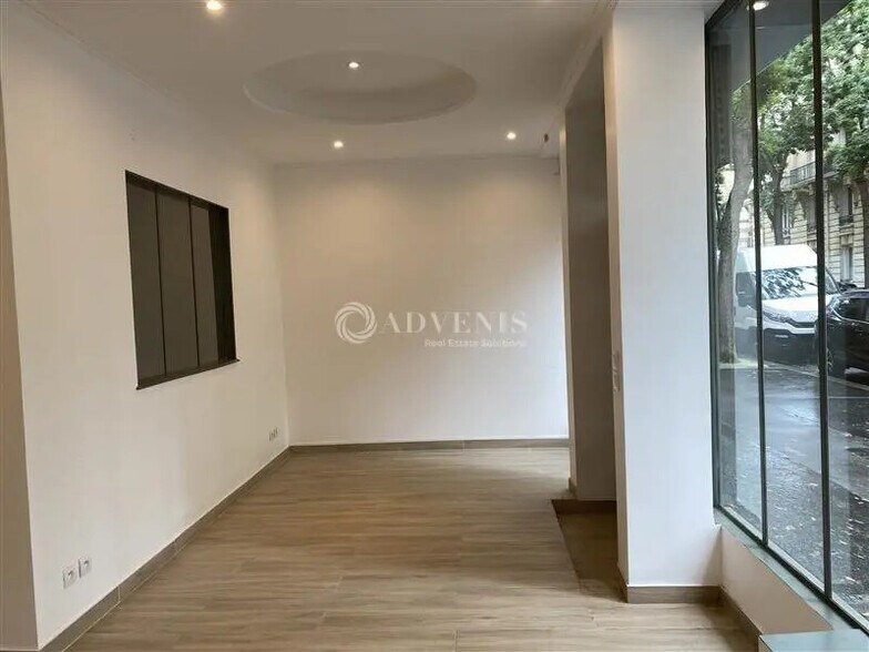 Local commercial dans Paris à vendre - Photo de l’immeuble – Image 3 sur 4