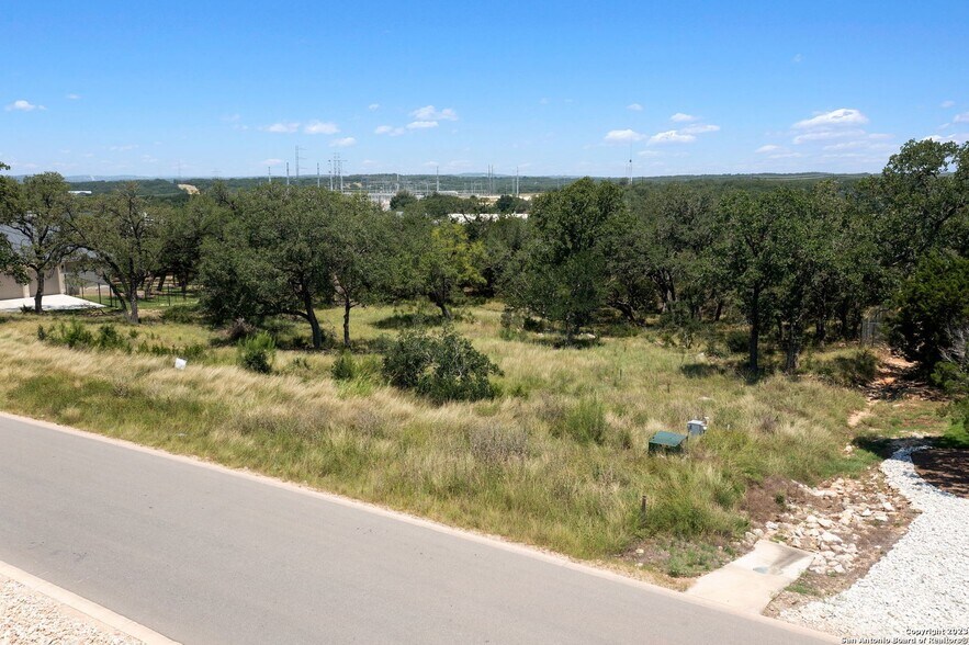 970 Belle Oaks Blvd, Bulverde, TX à vendre - Photo de l’immeuble – Image 1 sur 15