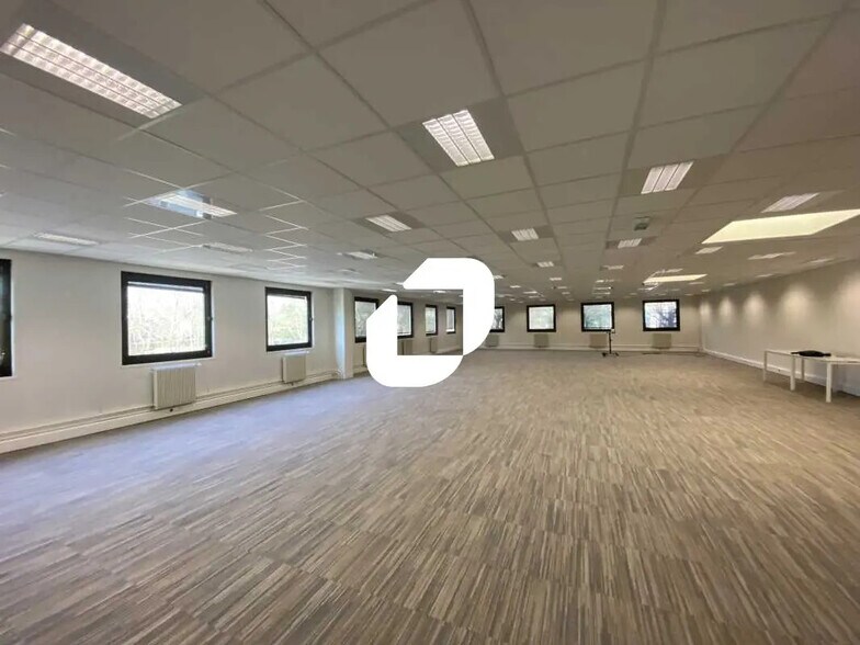 Bureau dans Villepinte à louer - Photo intérieure – Image 2 sur 5