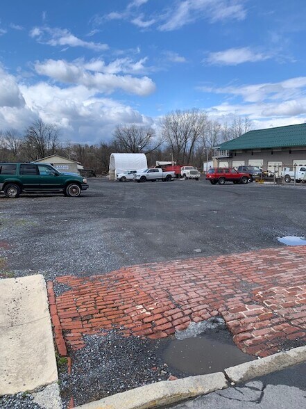 735 Front St, Catasauqua, PA à vendre - Photo de l’immeuble – Image 2 sur 12