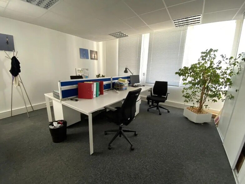 Bureau dans Rennes à louer - Photo de l’immeuble – Image 3 sur 12