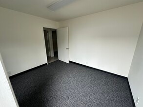 1320 N Miller St, Anaheim, CA à louer Photo intérieure– Image 2 sur 7