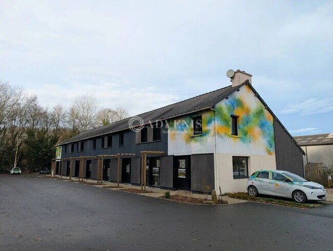 Plus de détails pour Local d'activités à louer