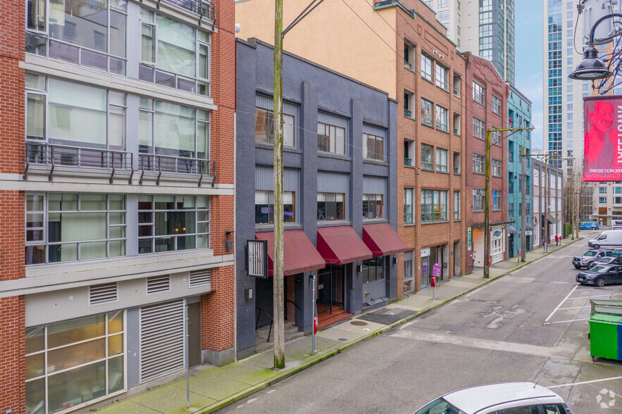 1222-1224 Hamilton St, Vancouver, BC à louer - Photo de l’immeuble – Image 3 sur 3