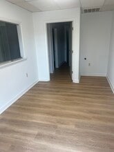 4696-4698 Honeygrove Rd, Virginia Beach, VA à louer Photo intérieure– Image 1 sur 14