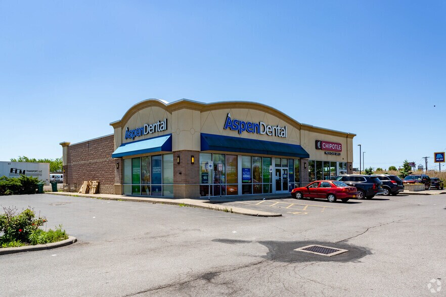 1717 Walden Ave, Cheektowaga, NY à vendre - Photo principale – Image 1 sur 10