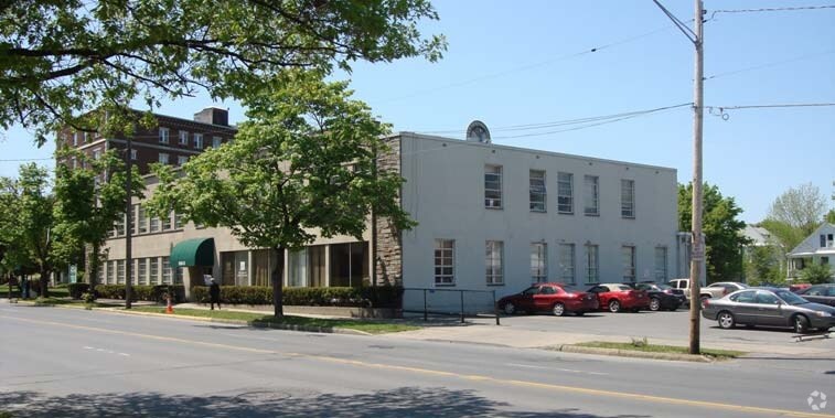 1508 Genesee St, Utica, NY à louer - Photo de l’immeuble – Image 3 sur 10