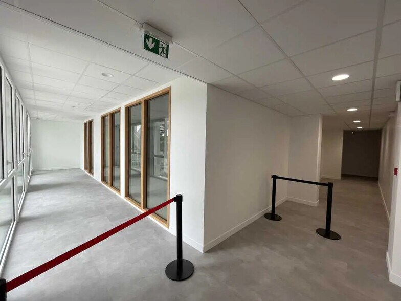 Bureau dans Rouen à louer - Photo de l’immeuble – Image 2 sur 12