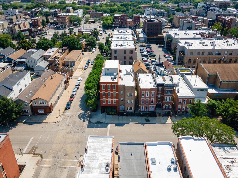 1303 W Ohio St, Chicago, IL à vendre - Photo de l’immeuble – Image 3 sur 34