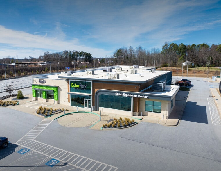 109 Kenworthy Ave, Lowell, NC à louer - Photo principale – Image 1 sur 4