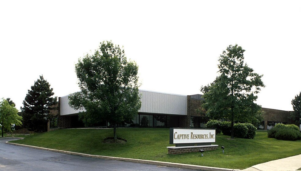 201 E Commerce Dr, Schaumburg, IL à vendre - Photo de l’immeuble – Image 2 sur 3