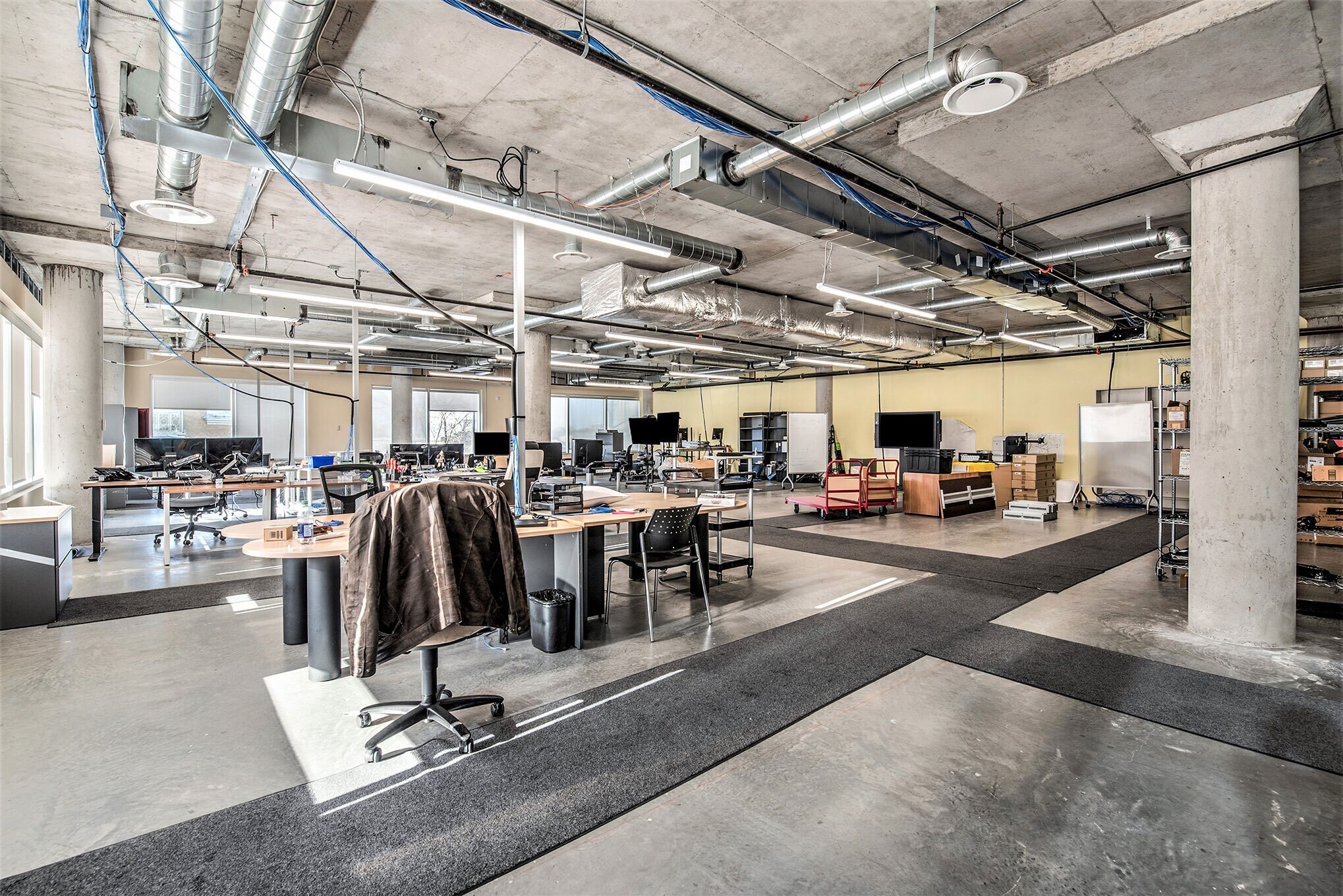 1150 Cyrville Rd, Ottawa, ON à louer Photo intérieure– Image 1 sur 11