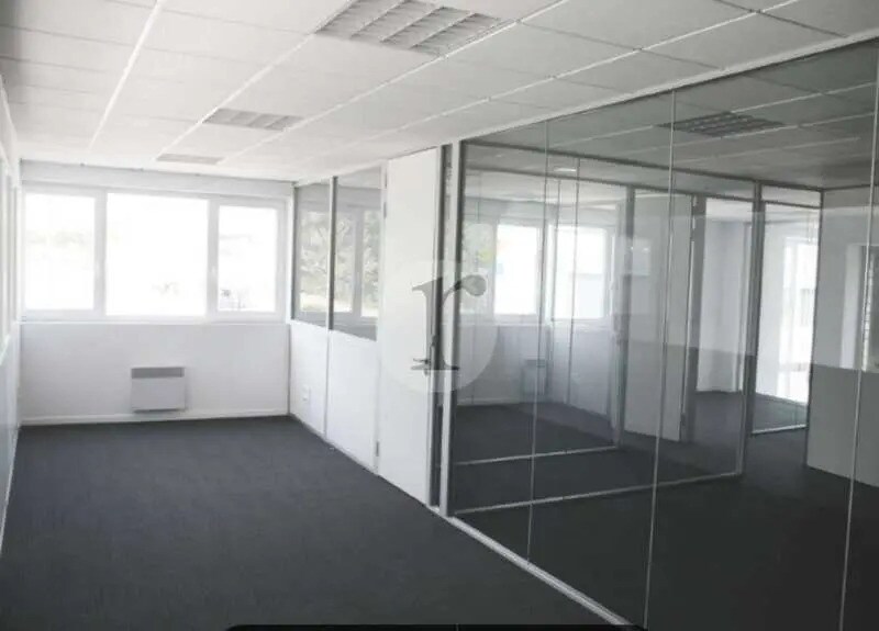 Bureau dans Tourcoing à louer - Photo de l’immeuble – Image 2 sur 7