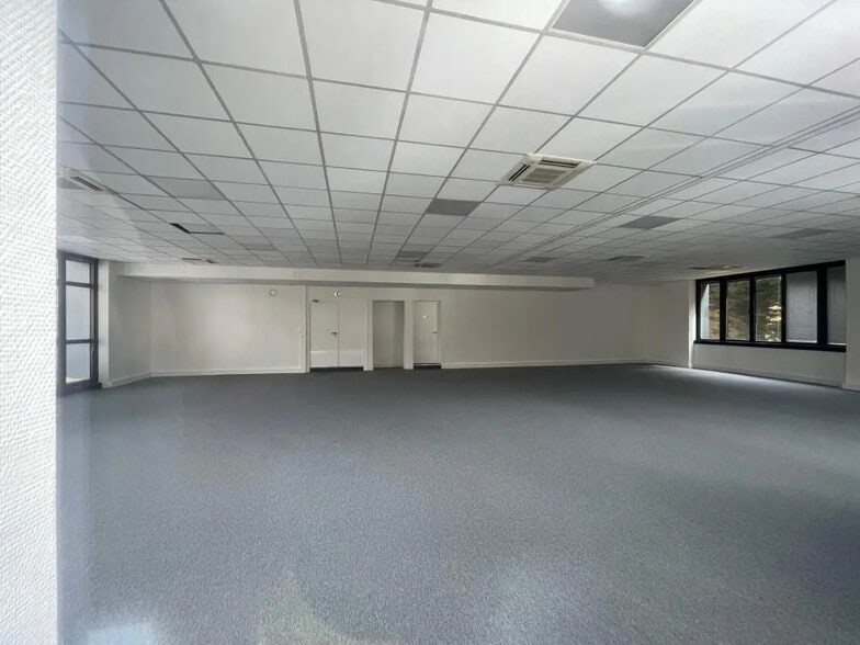 Bureau dans SAINT-DIDIER-AU-MONT-D'OR à vendre - Photo de l’immeuble – Image 3 sur 6