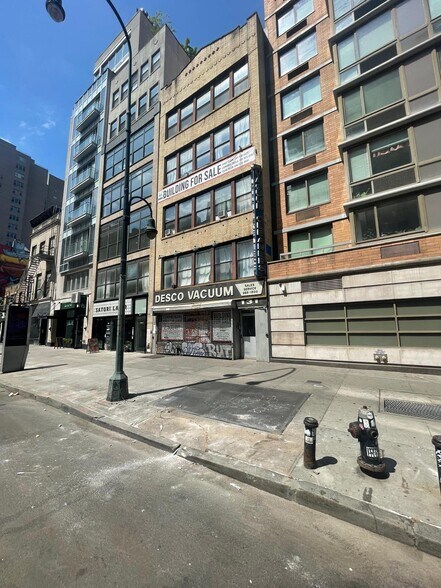 131 W 14th St, New York, NY à louer - Photo de l’immeuble – Image 2 sur 19