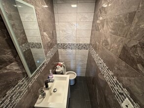 3259-3275 Hempstead Tpke, Levittown, NY à louer Photo de l’immeuble– Image 2 sur 5