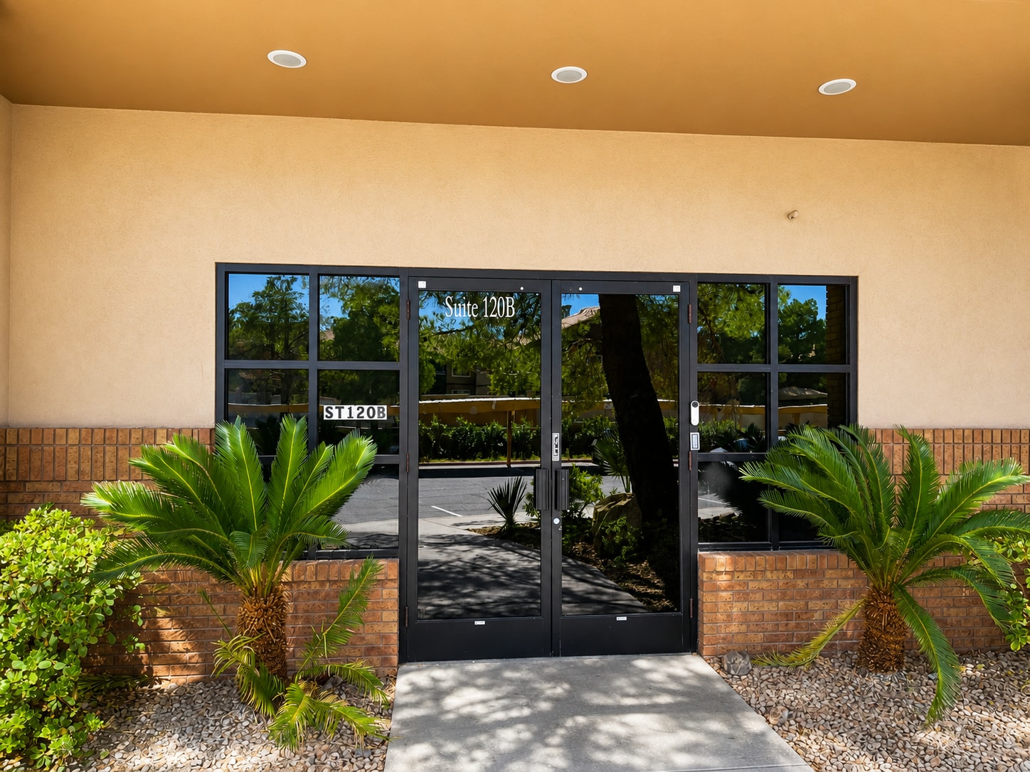 6787 W Tropicana Ave, Las Vegas, NV à louer Photo de l’immeuble– Image 1 sur 7