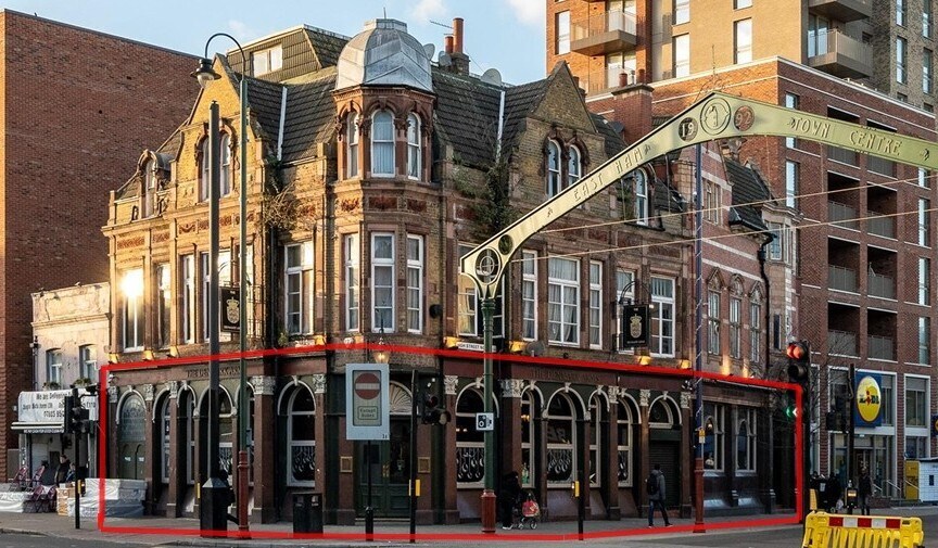 381 Barking Rd, Londres à louer - Photo de l’immeuble – Image 2 sur 2
