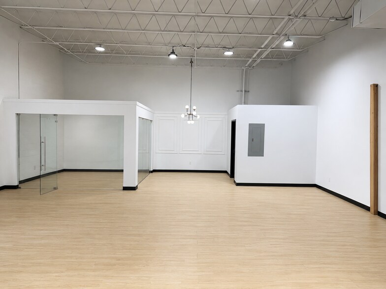 250 Laredo Dr, Decatur, GA à louer - Photo de l’immeuble – Image 3 sur 4
