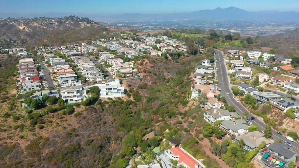749 Marlin Drive, Laguna Beach, CA à vendre - Vidéo sur l’annonce professionnelle – Image 2 sur 17