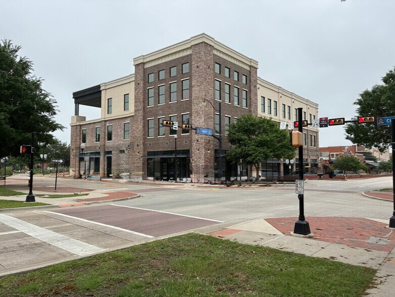 191 W Main St, Lewisville, TX à louer - Photo de l’immeuble – Image 2 sur 19