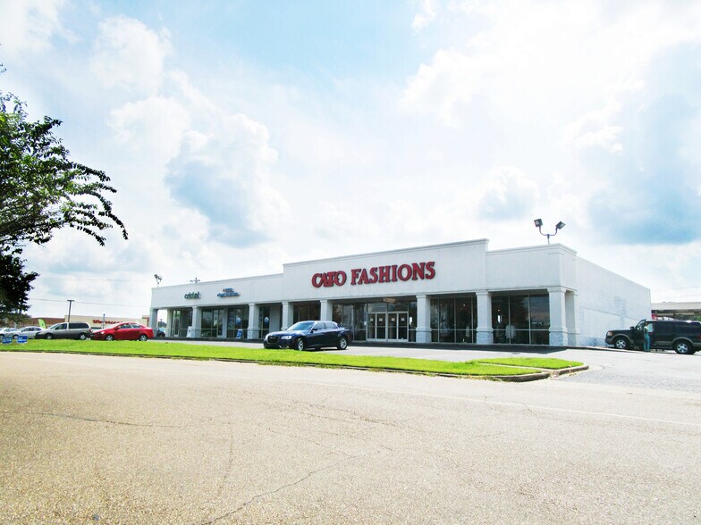 5179 US 51 N, Senatobia, MS à louer - Photo de l’immeuble – Image 1 sur 3
