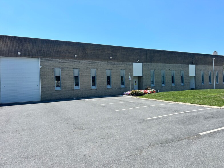 5209 Holland Dr, Beltsville, MD à vendre - Photo de l’immeuble – Image 2 sur 11
