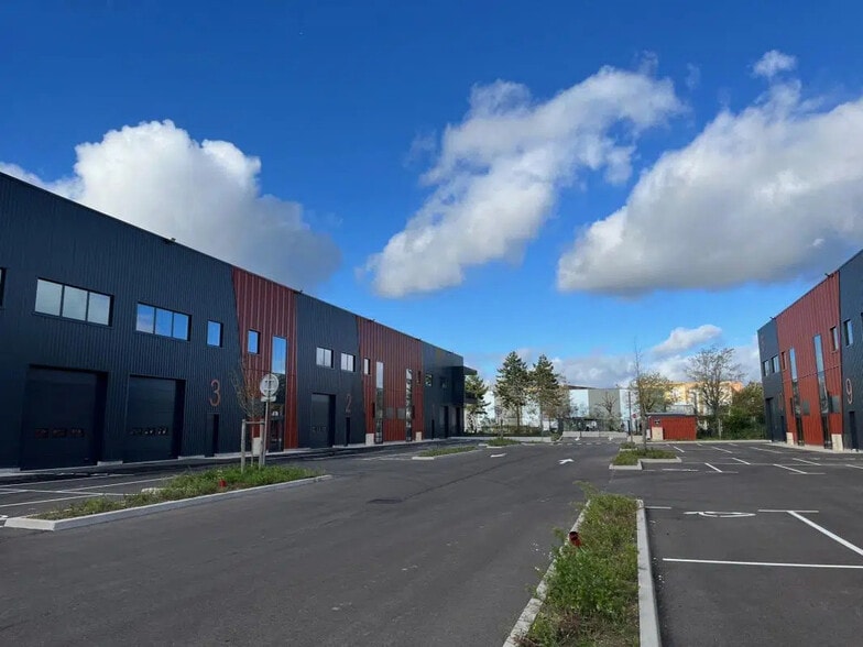 8 Avenue Du Vert Galant, Saint-Ouen-l'Aumône à louer - Photo de l’immeuble – Image 3 sur 7