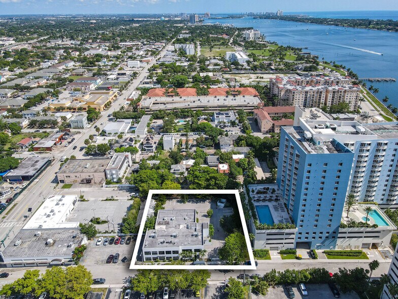 321 L A Kirksey St, West Palm Beach, FL à vendre - Photo de l’immeuble – Image 3 sur 13