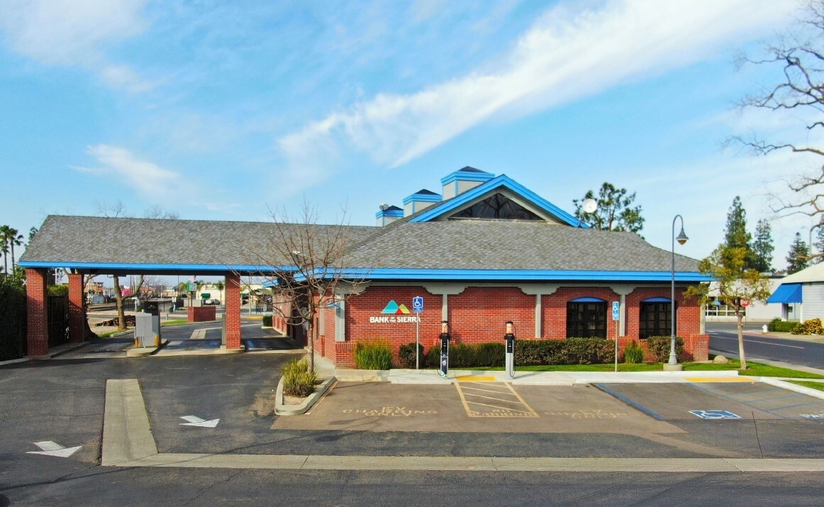 427 W Lacey Blvd, Hanford, CA à vendre Photo principale– Image 1 sur 3