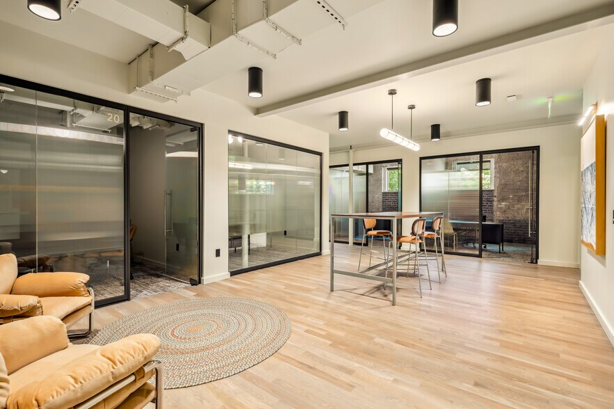 110-122 Glenwood Ave, Raleigh, NC à louer - Photo de l’immeuble – Image 3 sur 12